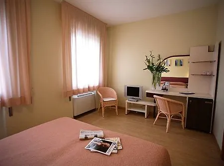 Ξενοδοχείο Romea 3*