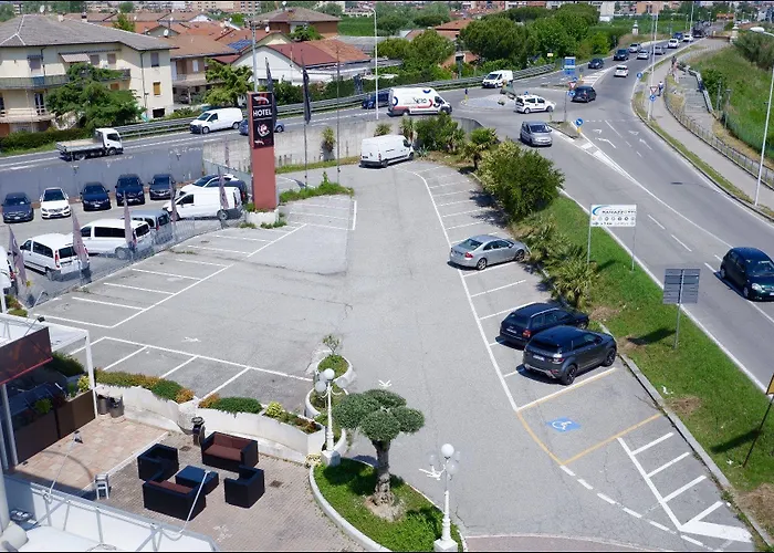 Romea 3* رافيننا